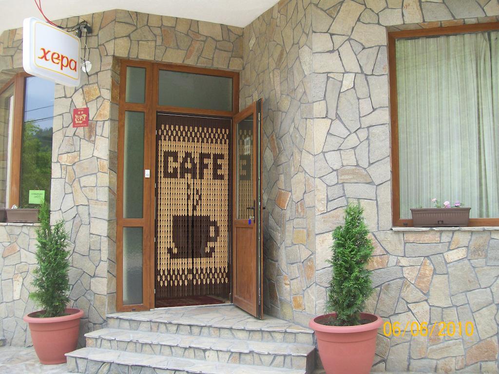 Hera Guest House ชิฟลิค ภายนอก รูปภาพ