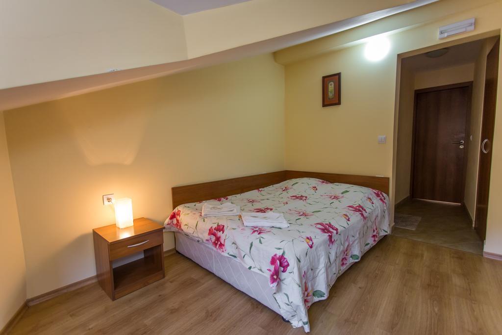 Hera Guest House ชิฟลิค ภายนอก รูปภาพ