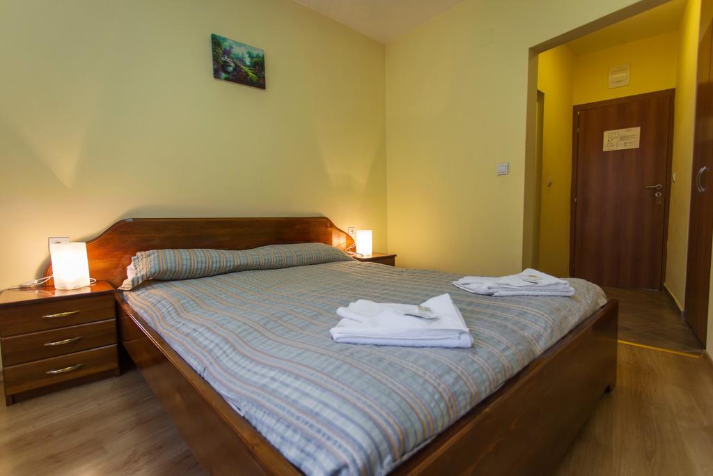 Hera Guest House ชิฟลิค ภายนอก รูปภาพ