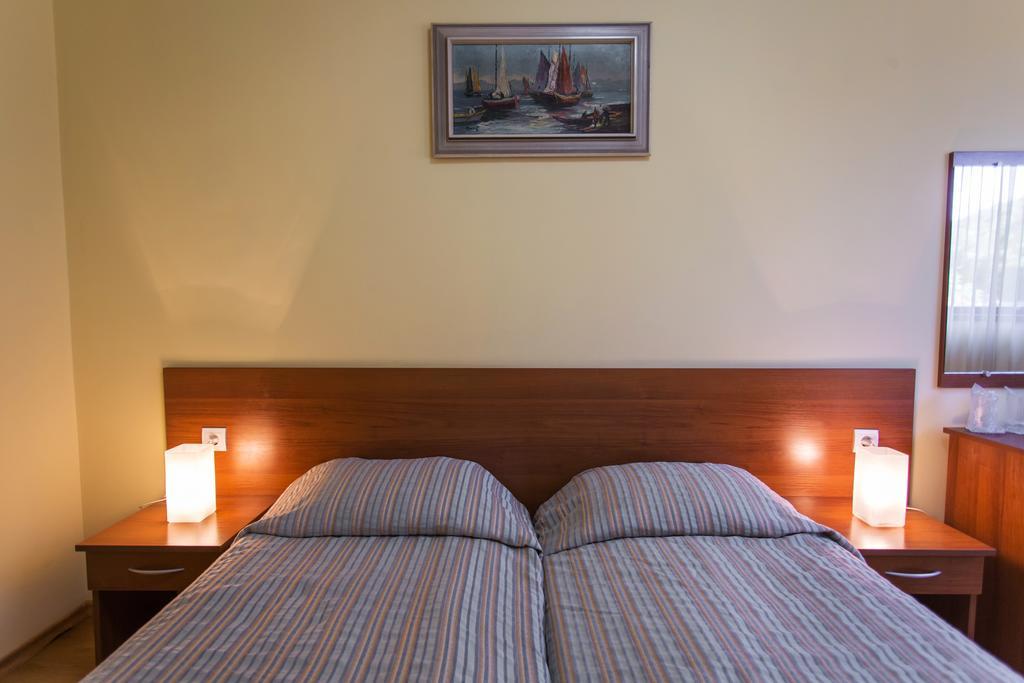 Hera Guest House ชิฟลิค ภายนอก รูปภาพ